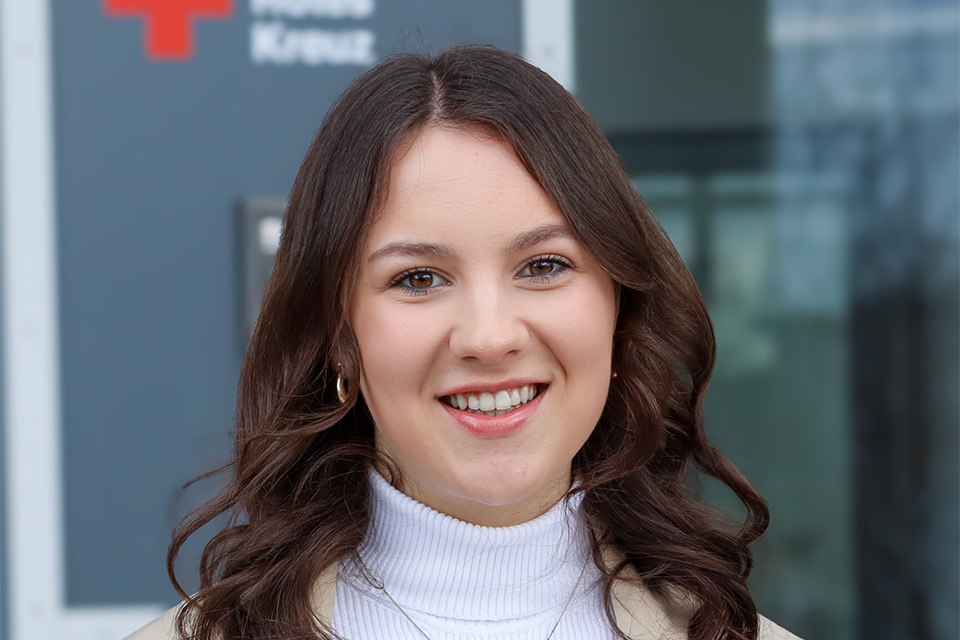 Ein Portraitfoto einer jungen Frau