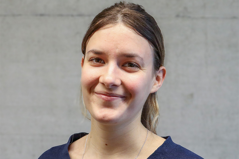 Ein Portraitfoto einer jungen Frau